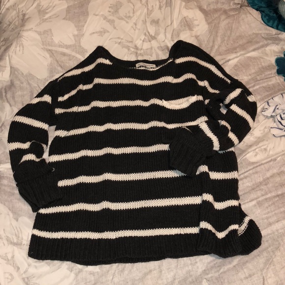 Reposh! Sweater - Picture 2 of 3